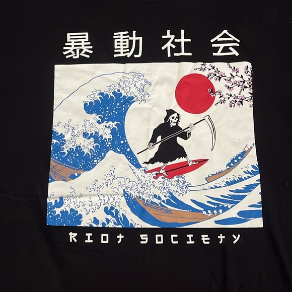 RIOT SOCIETY T SHIRT - Picture 3 of 4
